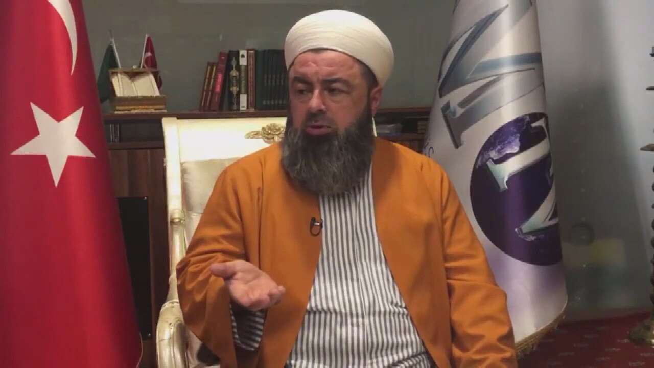 İsmailağa'da kılıçlar çekildi: Ölen cemaat lideriyle konuştuğunu söyleyip şeyhliğini ilan etti