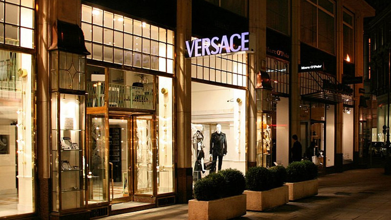 Dünya devleri bir bir Türkiye’den vazgeçiyor: Calvin Klein, Versace, Armani, Hugo Boss, DKNY, Guess