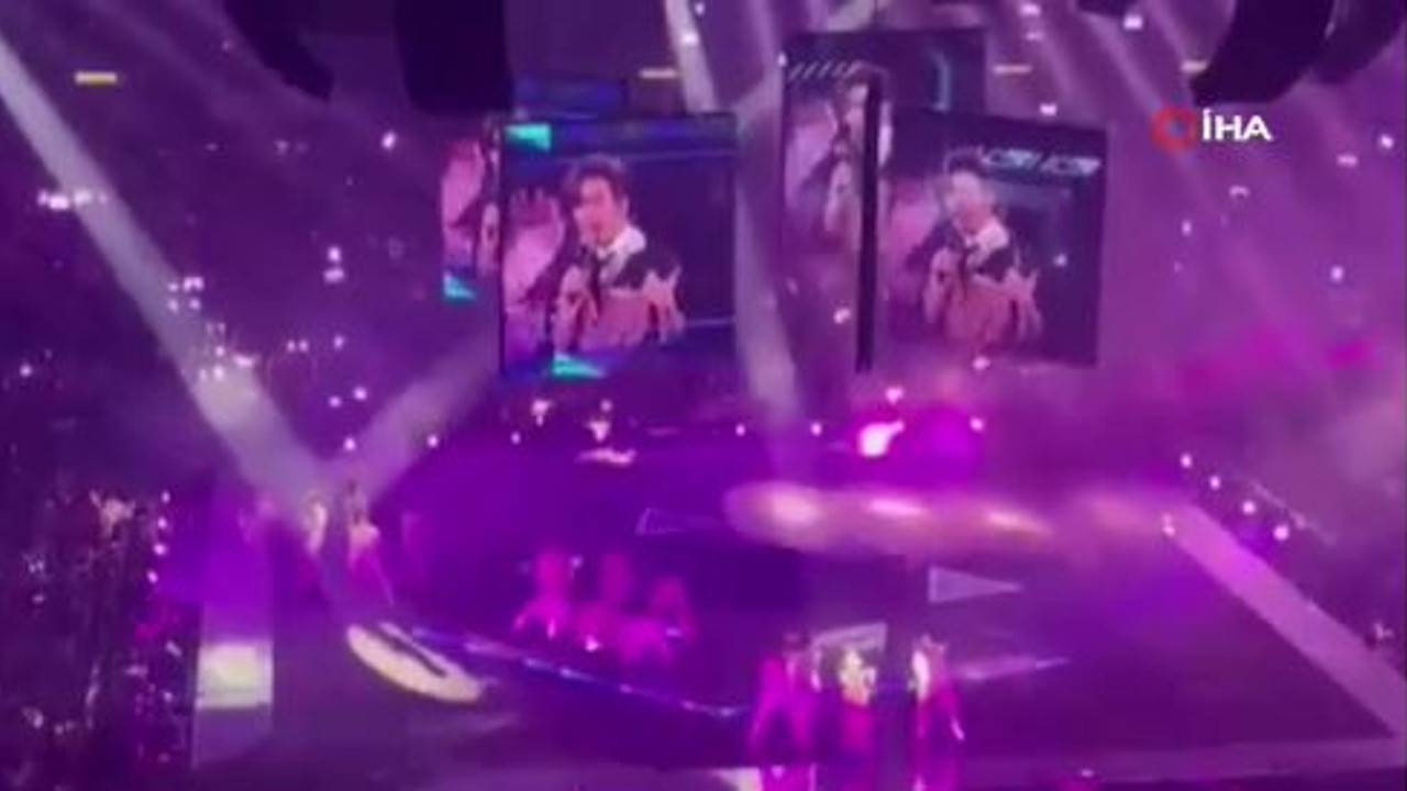 Konser sırasında dev ekran dansçıların üzerine düştü