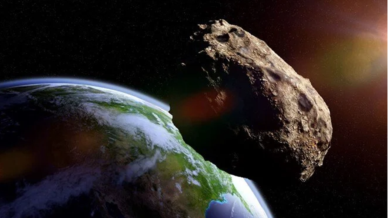 İki dev asteroit hızla dünyaya yaklaşıyor: İkisi de gökdelen büyüklüğünde