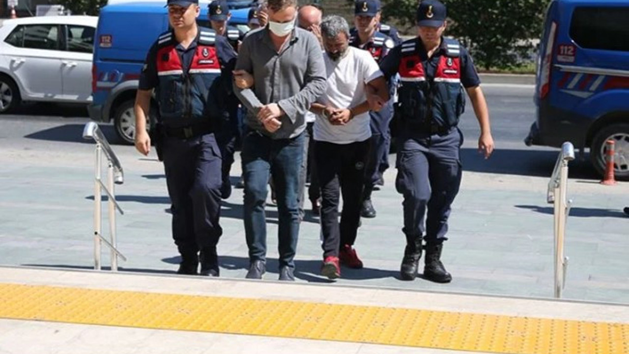 Film gibi sahtekârlık: Karakolda MİT'çi oyunu