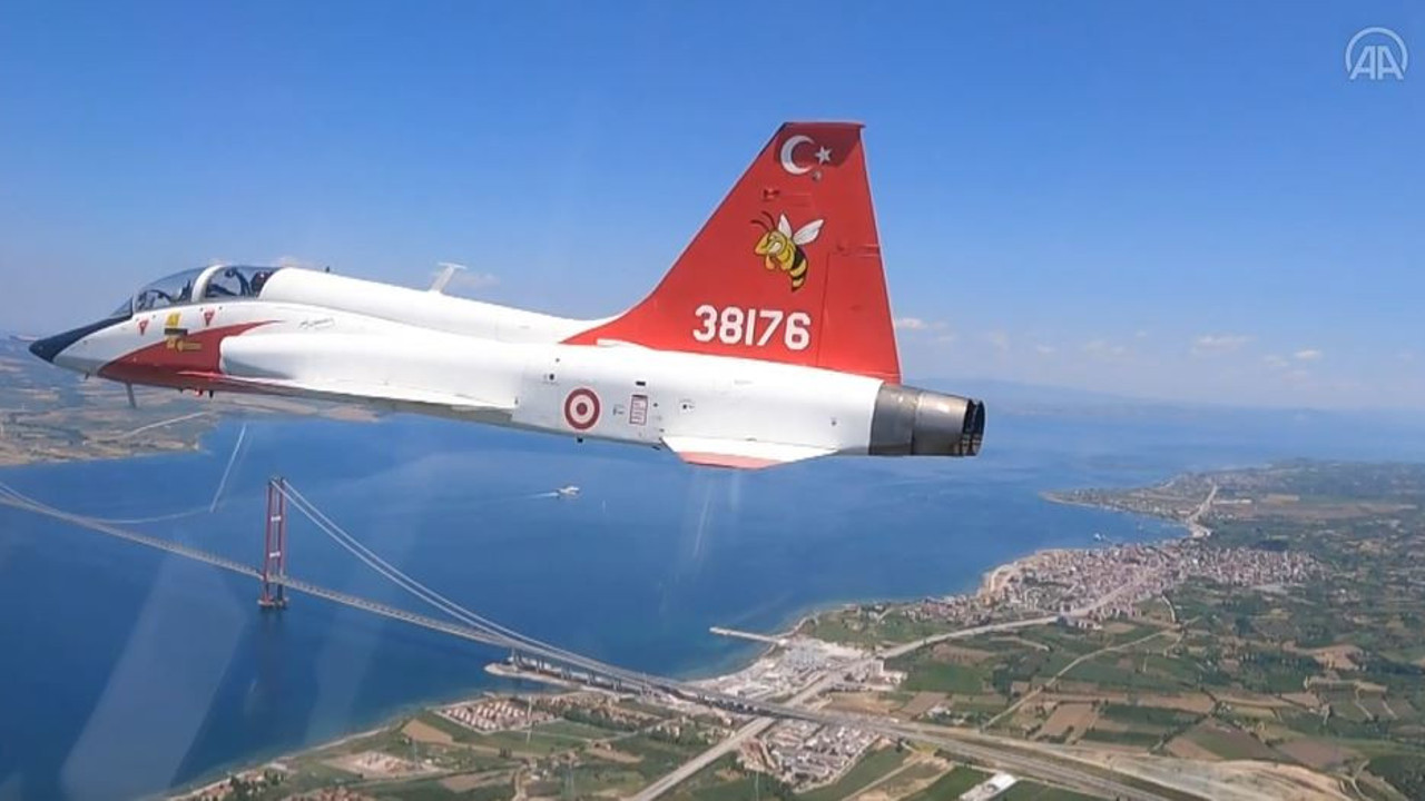 Türk savaş pilotları zorlu eğitimi Brövelerini takmaya başladılar