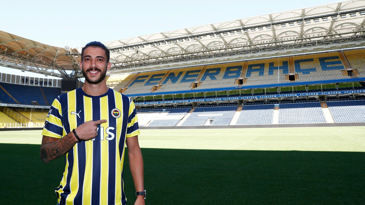 Fenerbahçe'den bir transfer bombası daha. Resmen duyuruldu