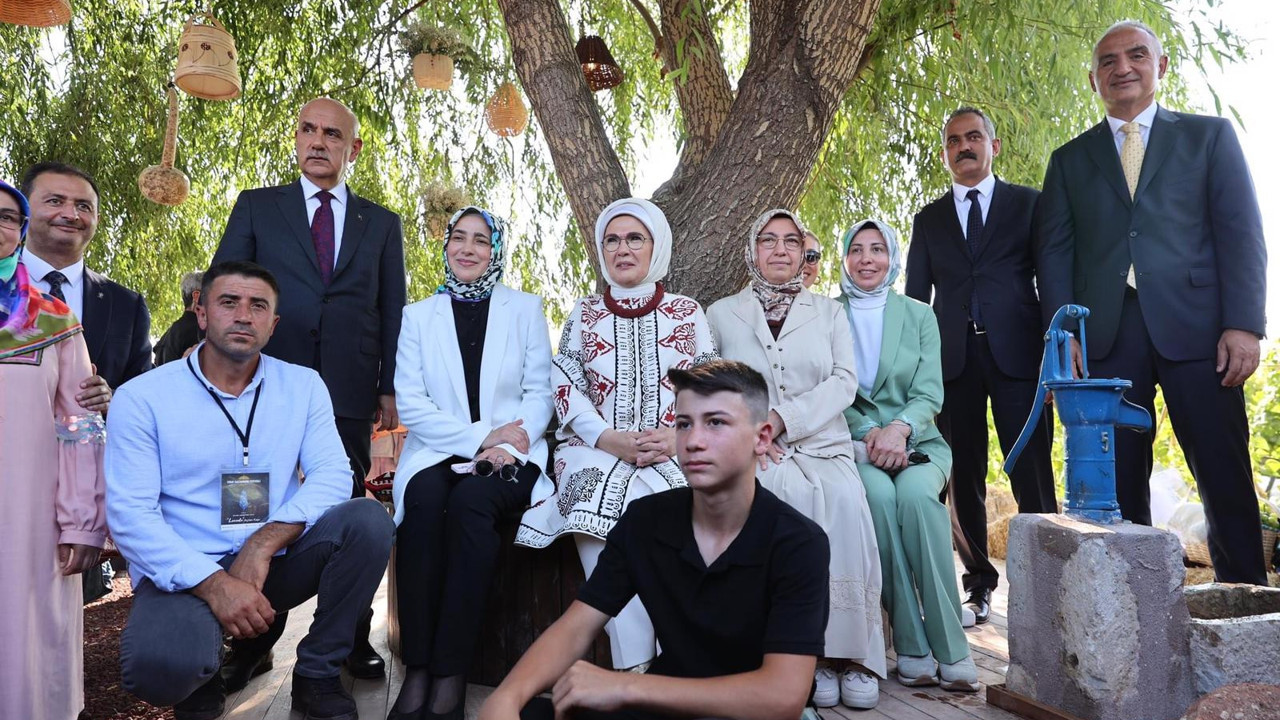 Emine Erdoğan’ın 1 saatlik ziyareti için 3 milyon liralık konsept hazırlandı. Muhalif ve yerel basın programa alınmadı