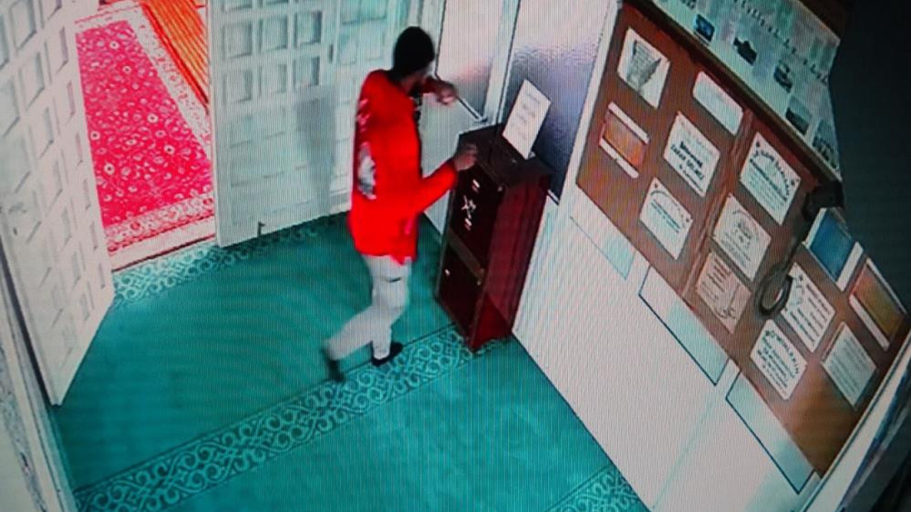 Yabancı uyruklu kişiden sakızlı hırsızlık