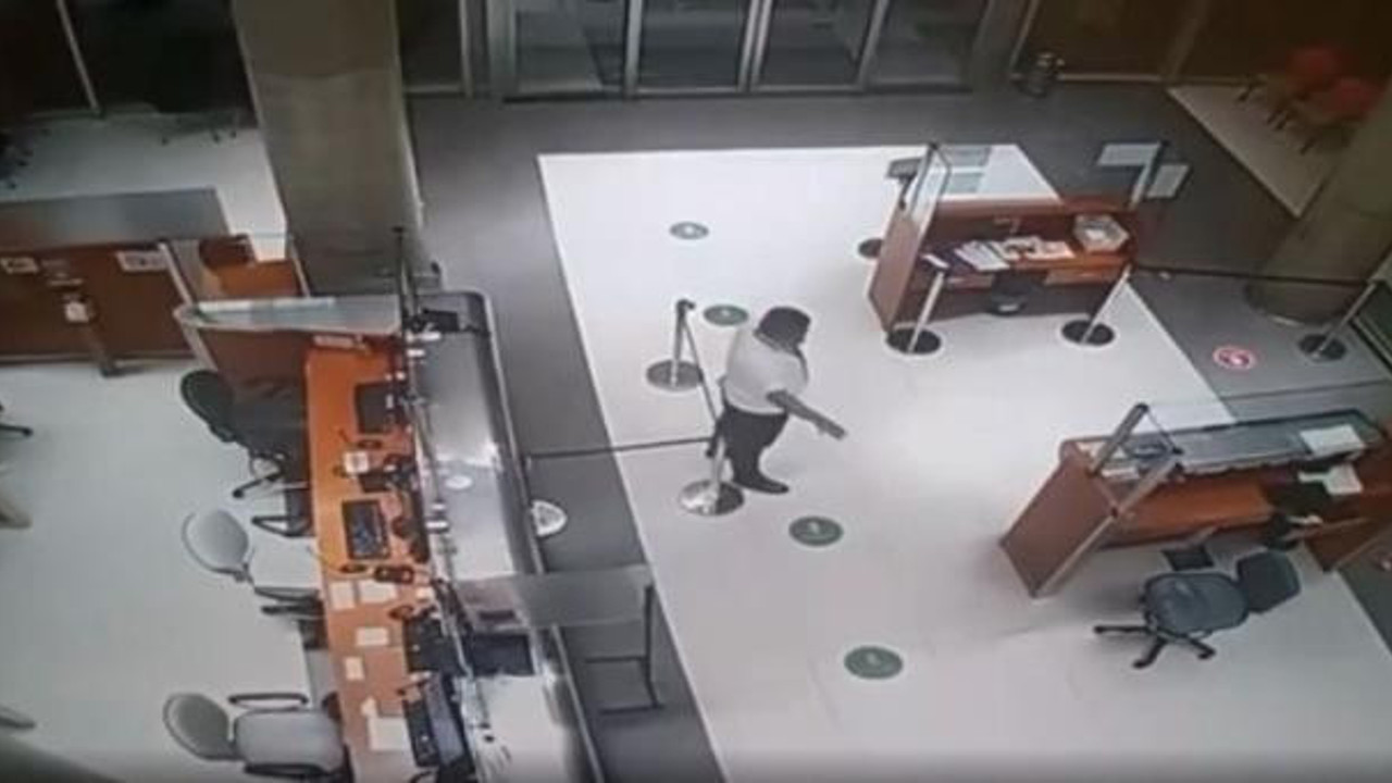 Ölen kadının ruhu geri döndü güvenlikçi tekerlekli sandalyeye oturttu