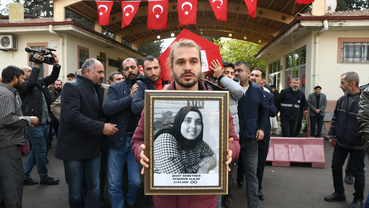 Hain terör örgütü PKK'nın saldırısında hayatını kaybeden şehit öğretmen Ayşenur Alkan defnedildi