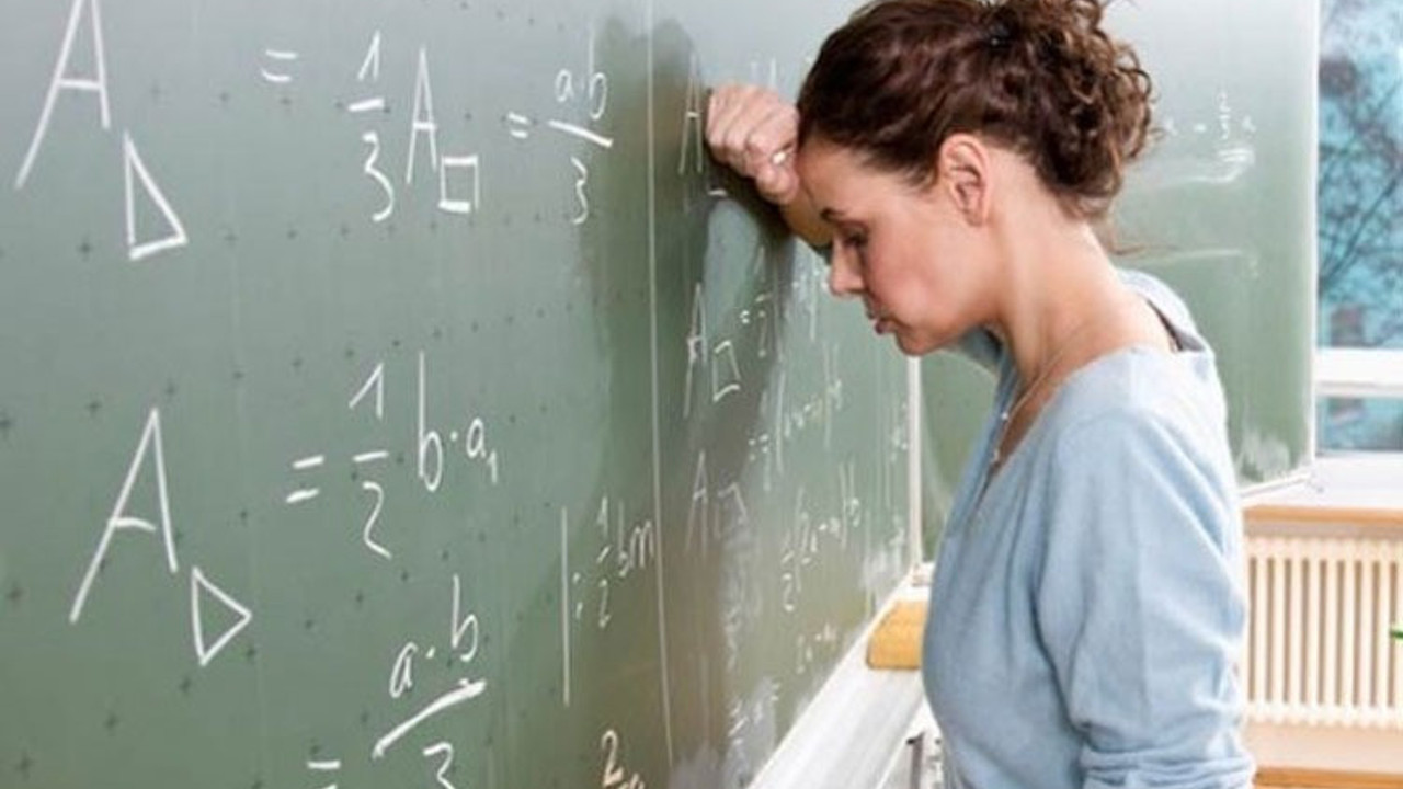 Seni bu hale düşürenler utansın öğretmenim. Öğretmenlerin yüzde 83'ü yoksulluk sınırı altında