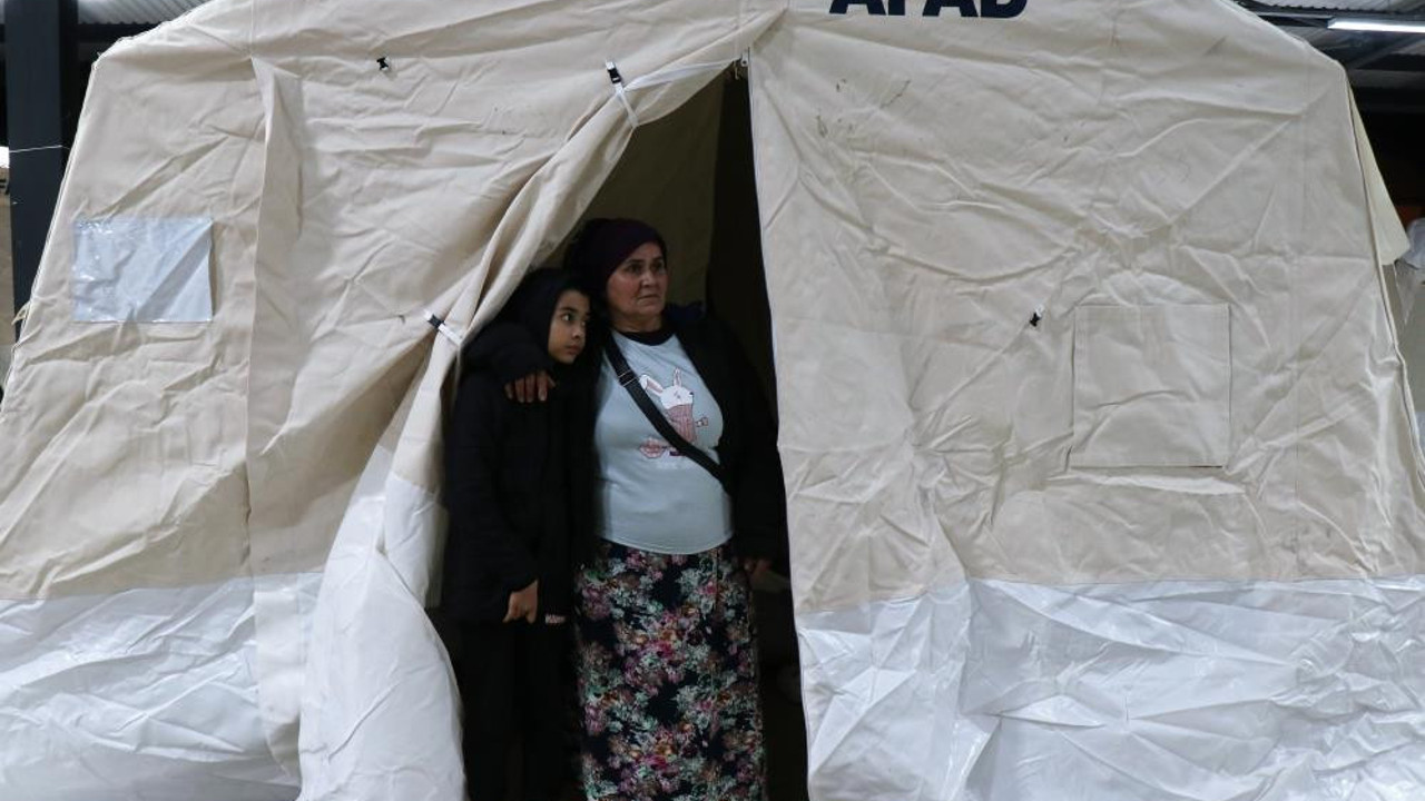 Düzce'de çadır kentler kuruldu, vatandaşlar bu geceyi çadırlarda geçirecek