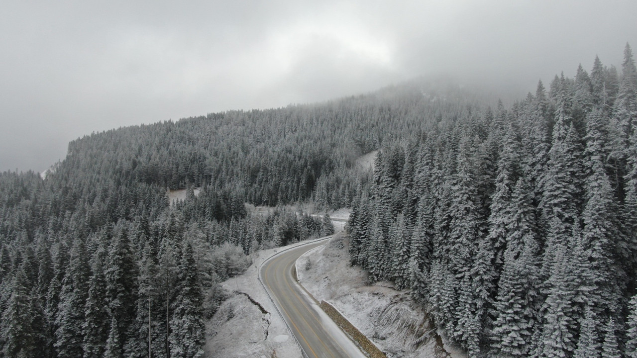 Mevsimin ilk karı düştü
