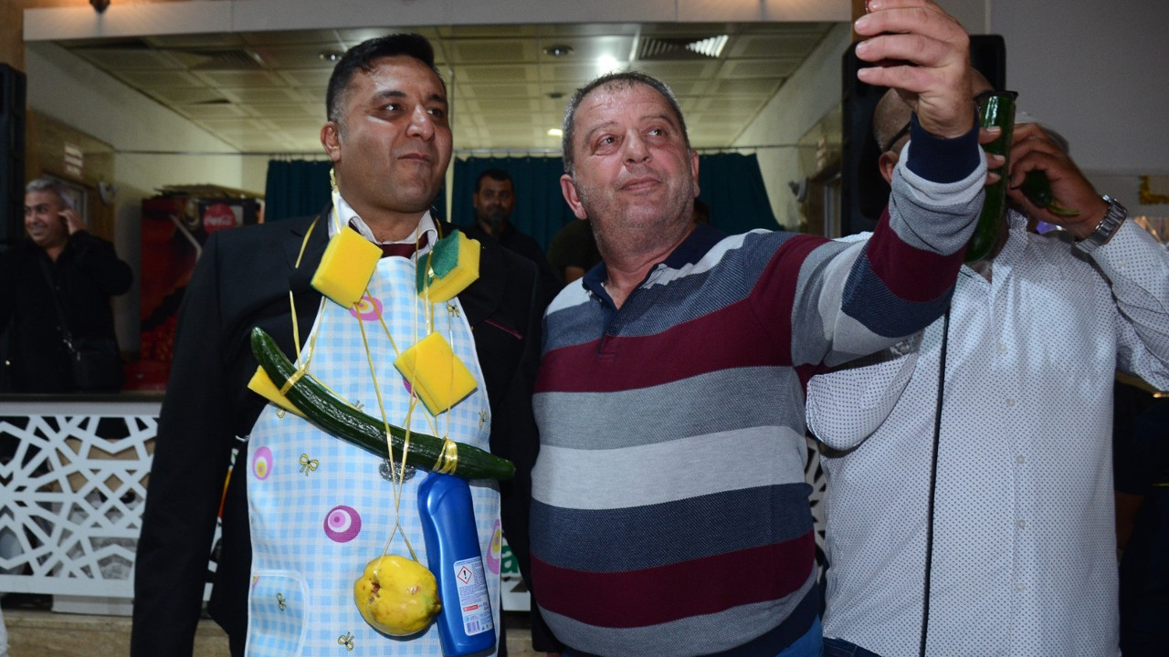 Damada şaka olarak takılan takılar davetlileri şaşırttı