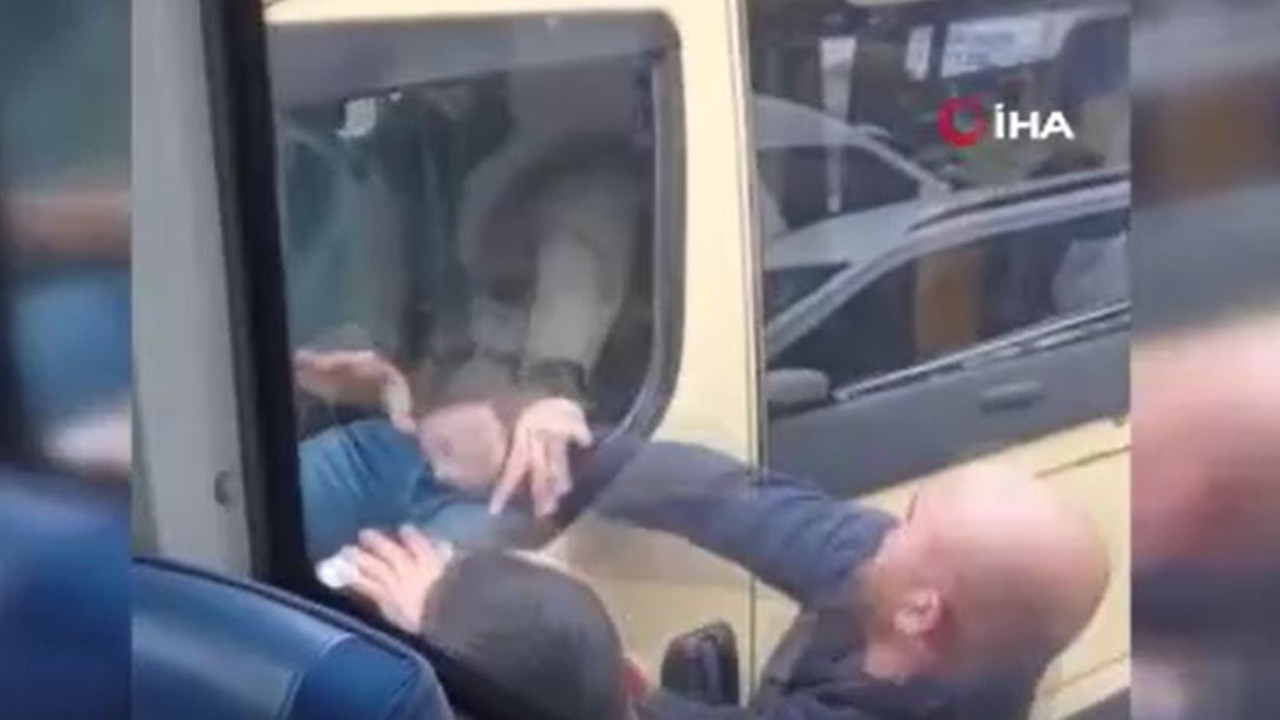 İstanbul'da minibüsçüler birbirine girdi