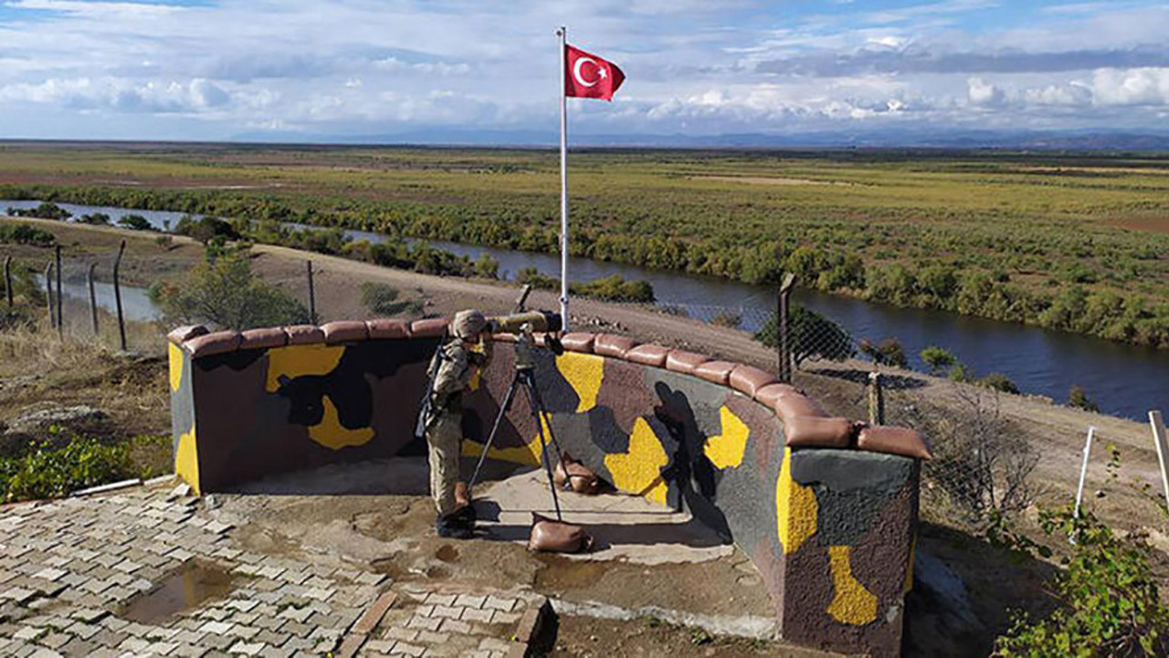 Yunanistan'a kaçmaya çalışan 4'ü FETÖ üyesi 5 kişi yakalandı