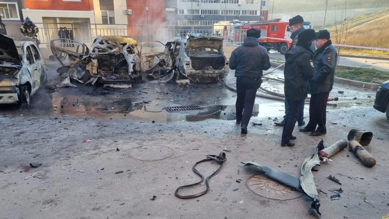 Park halinde iken patlayan aracın içindeki 3 yaşındaki çocuk öldü