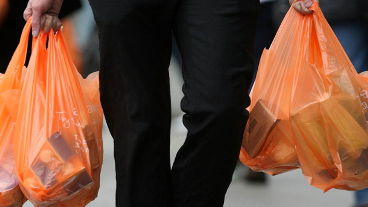 Marketleri durdurabilene aşk olsun. Poşete de zam istediler