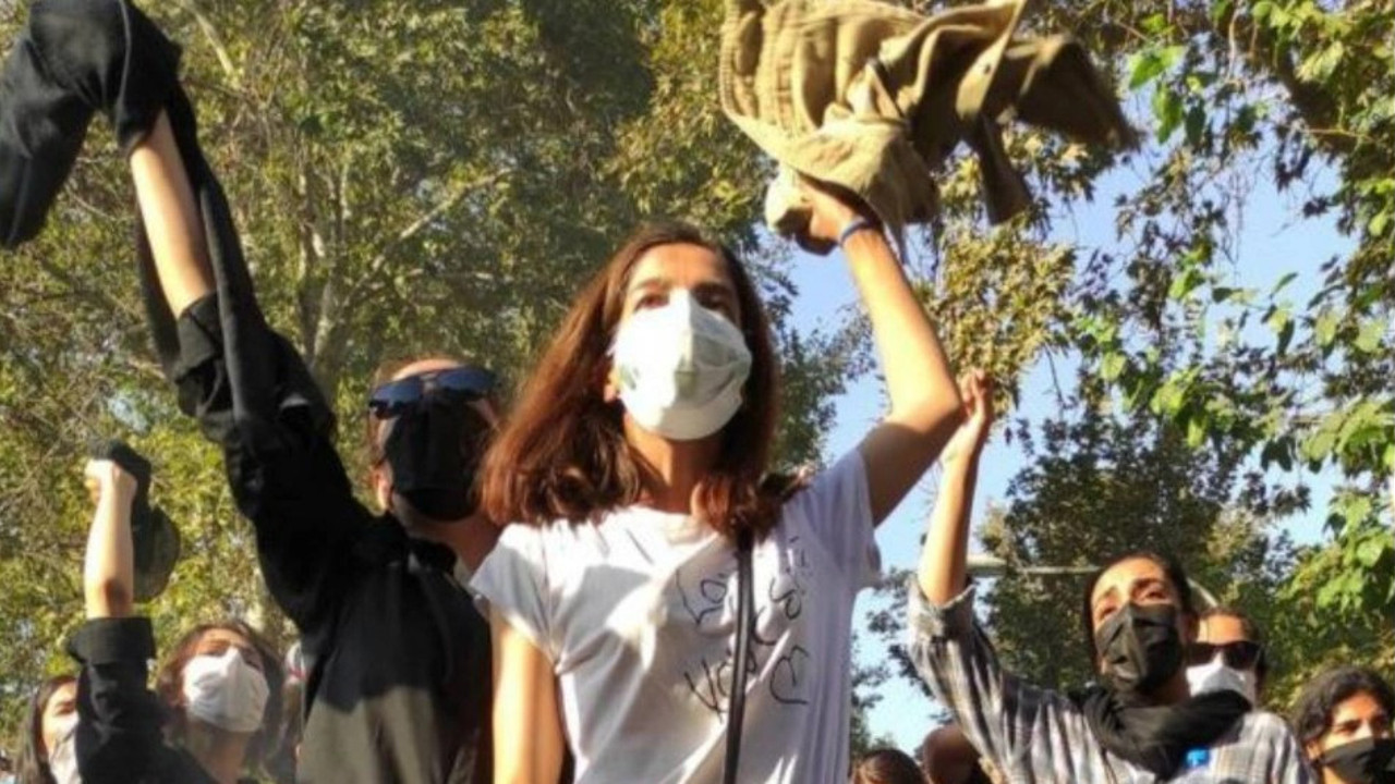 İran'dan zorunlu başörtüsüyle ilgili yeni açıklama