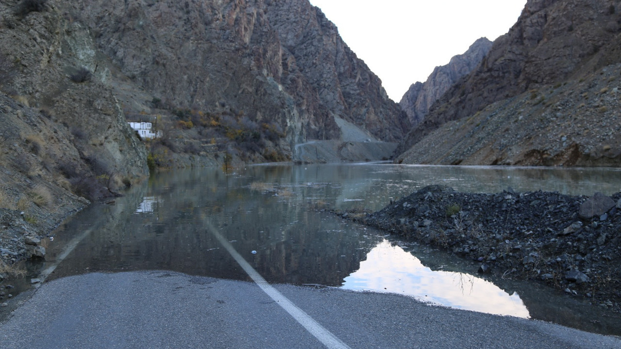 Bir ilçe sulara gömülüyor