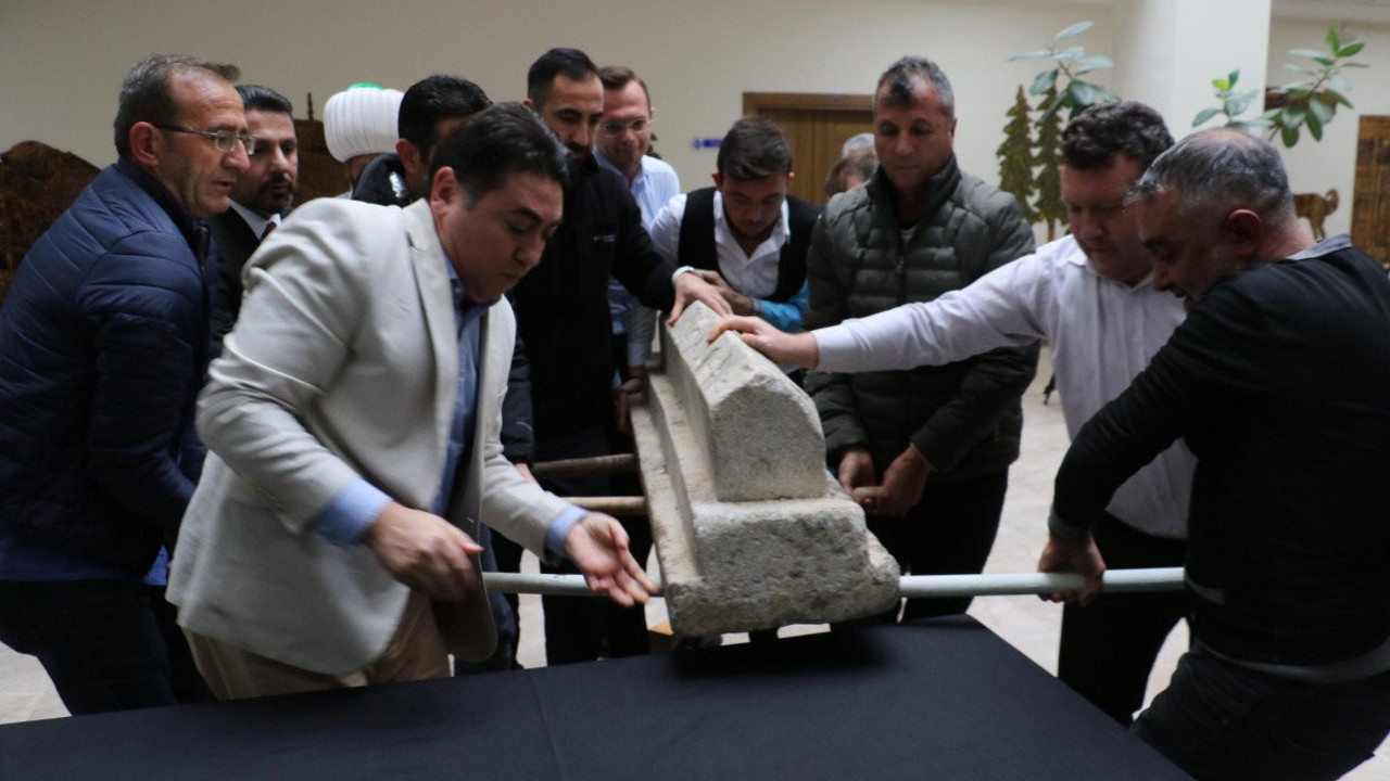 Restorasyon sırasında şaşırtan keşif. 738 yıllık sanduka bakın kimin çıktı?