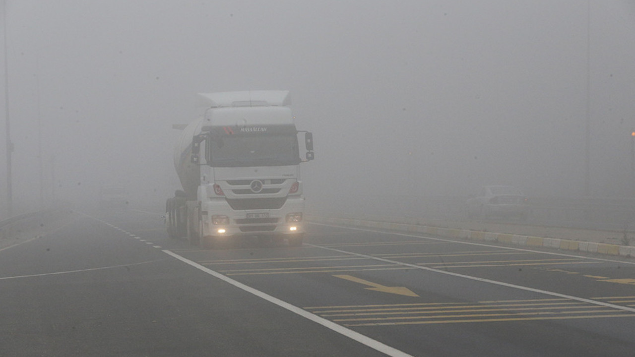 Bolu Dağı’nda sis engeli! Mesafe 25 metreye düştü