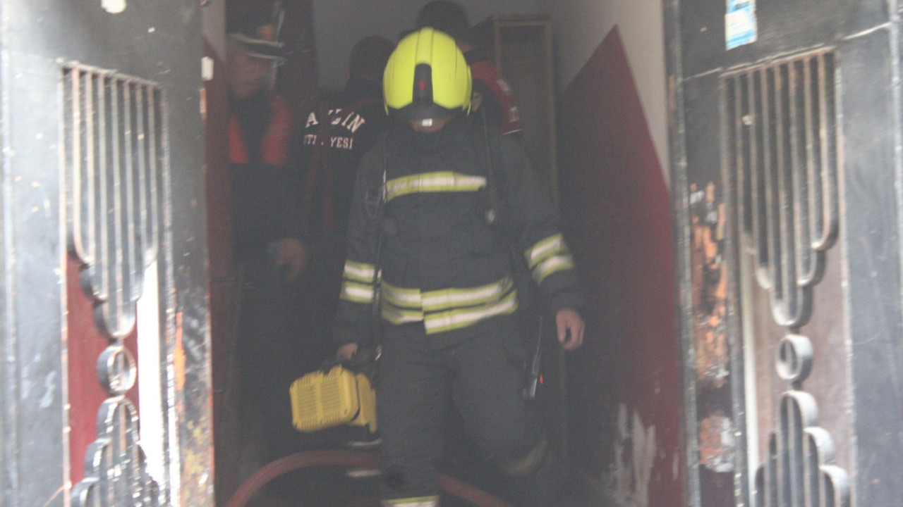 Elinde sigarayla uyudu, yangın çıktı