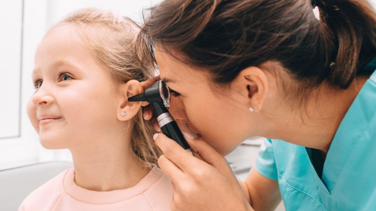 Çocuklarda görülen o hastalık işitme kaybına neden olabilir. Anne ve babalar dikkat