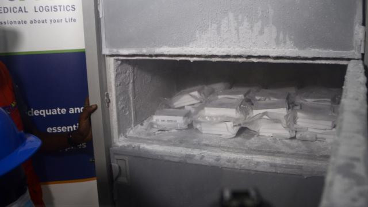 Ebola aşısının ilk sevkiyatı Uganda'ya ulaştı