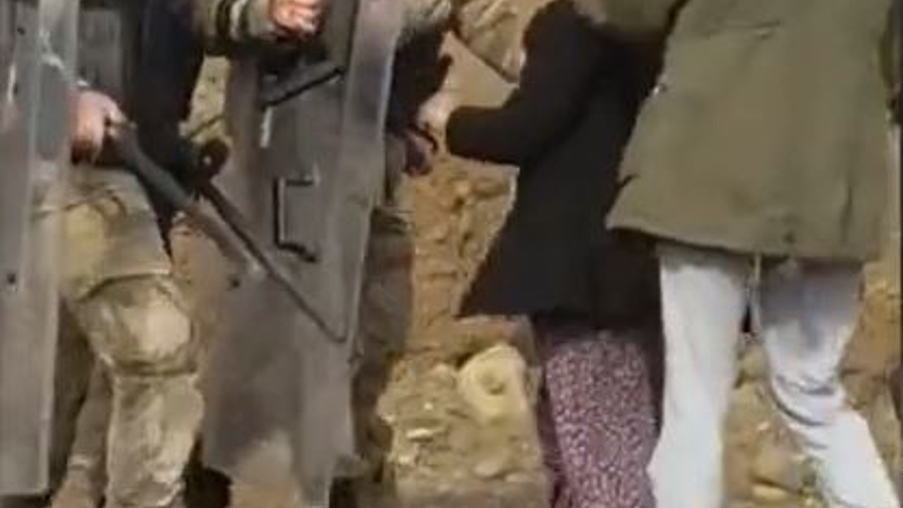 Kesilen ağaçların yerine fidan diken köylülere jandarma müdahale etti