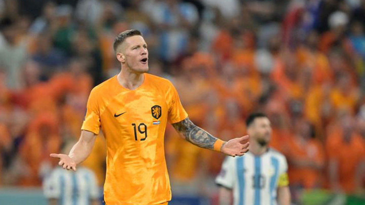 Messi'yi Weghorst'un elinden zor almışlar. 'Bu iri adam Messi'yi tekme tokat dövecekti'