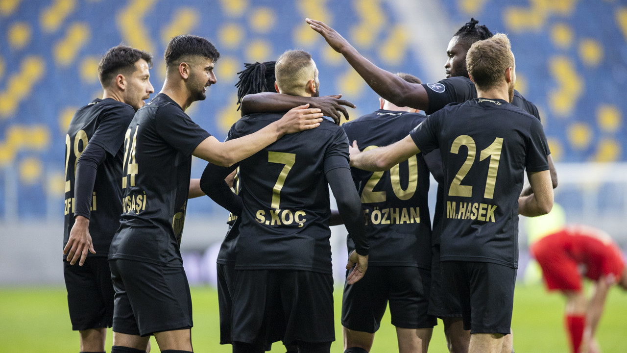 Erzurum da vurdu. Gençlerbirliği dibe çöktü