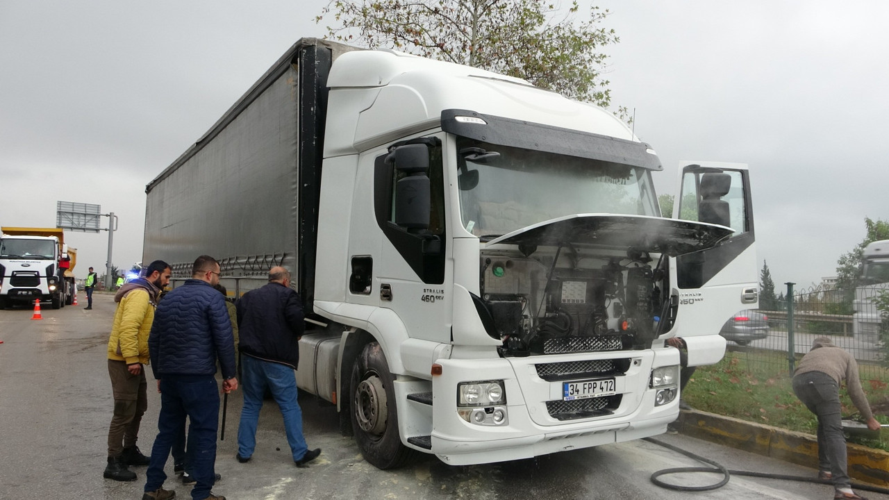 Antalya’da tır, alev aldı