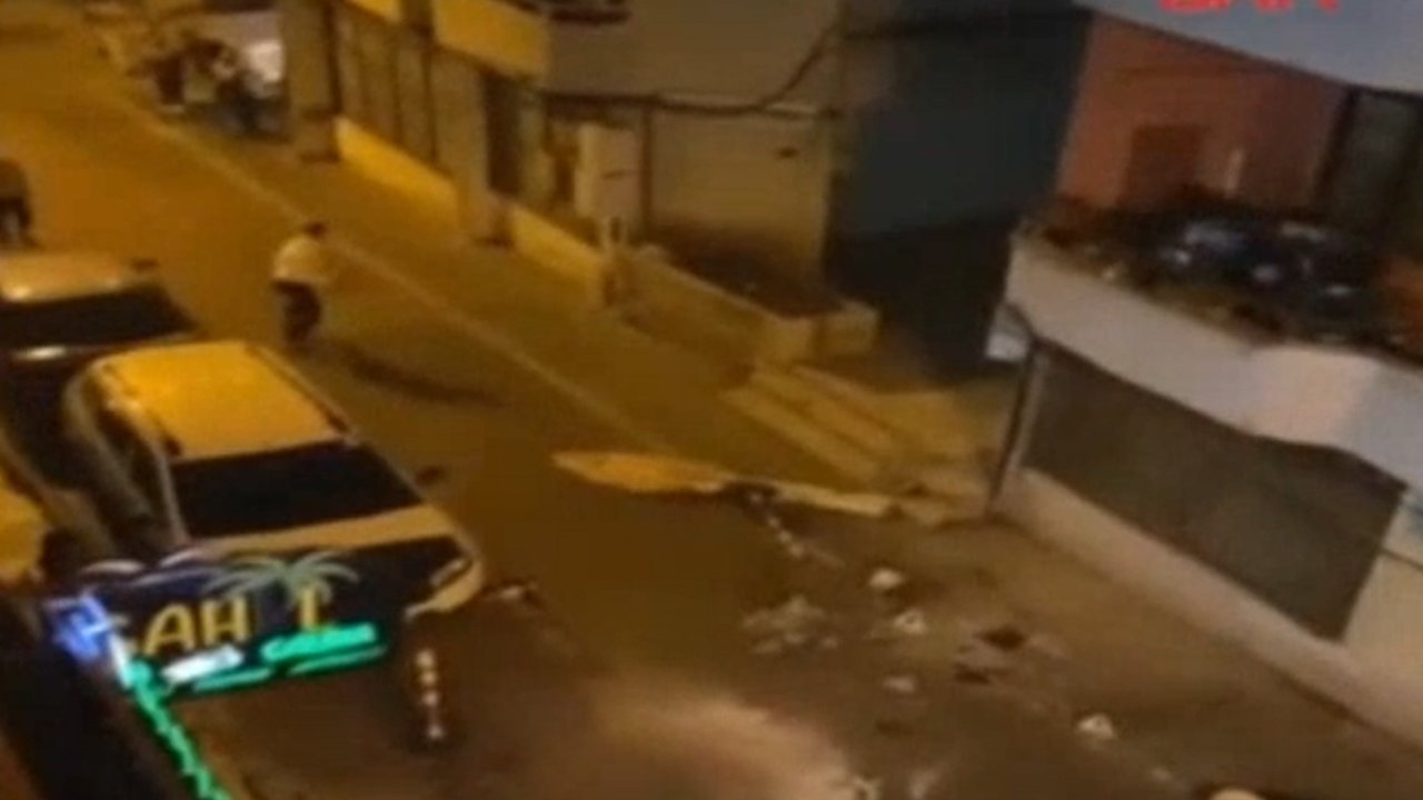 Suriyeliler sokağı savaş alanına çevirdi. Balkondan atlayıp saldırdılar