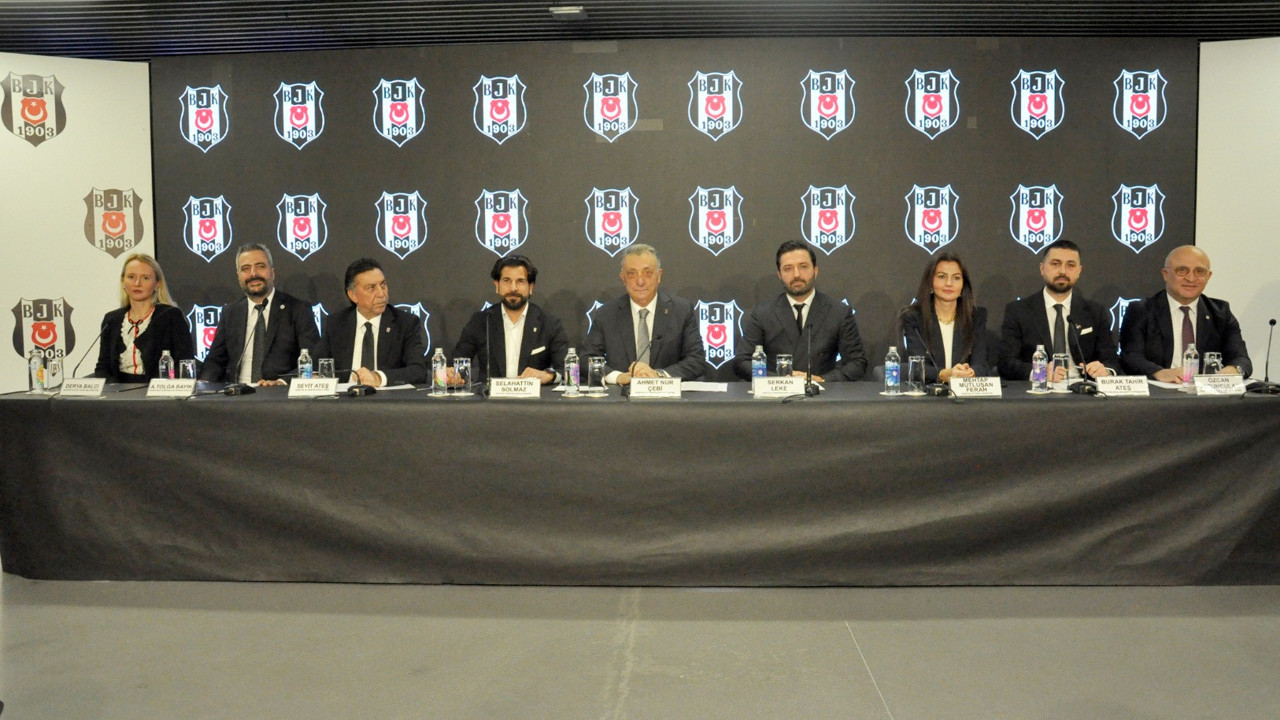 Ahmet Nur Çebi: Karga mı kuş mu belli değil