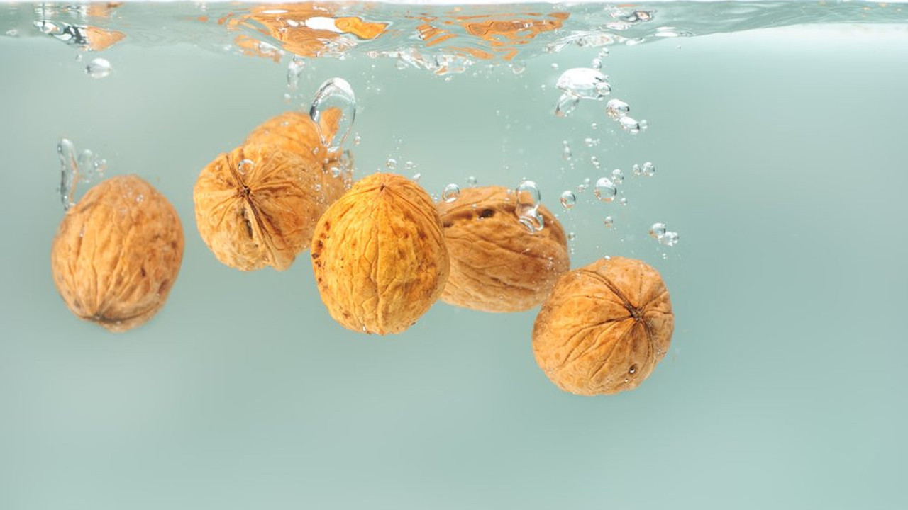 Ceviz suyunun faydaları neler? Aç karnına ceviz suyu içilir mi?