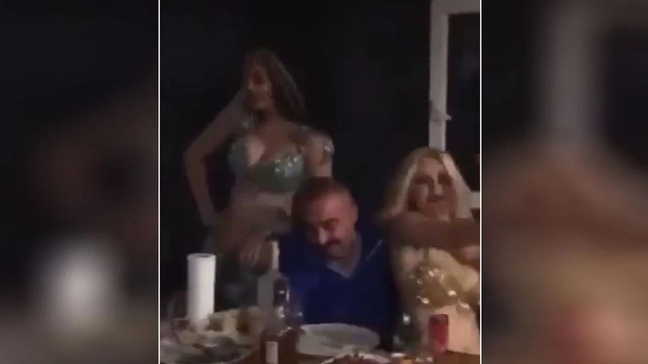 Dansözle eğlencesi ortaya çıkan AKP’li başkan istifa etti