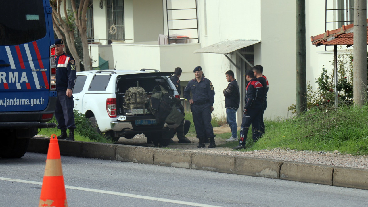 Akli dengesi yerinde olmayan kadın binaya 3 patlayıcı koydu