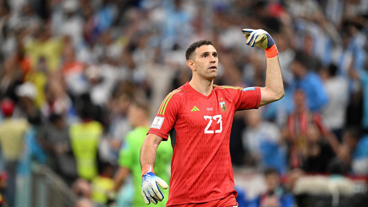 Emiliano Martinez'den flaş sözler. ''Mbappe cahil'' Finalden önce kapıştılar