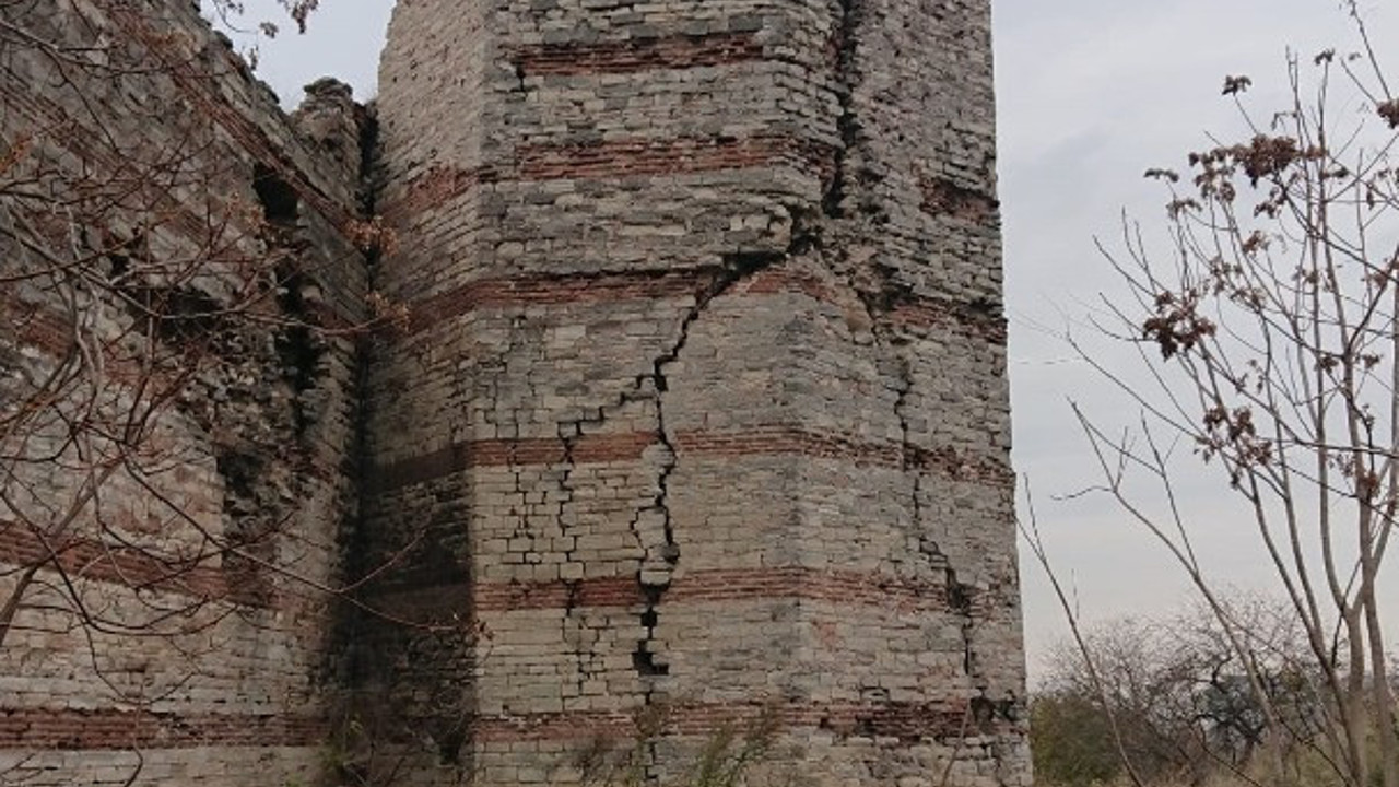İstanbul’un orta yerinde tarih can çekişiyor. Restorasyon 1993’te durdurulmuştu İBB olaya el attı