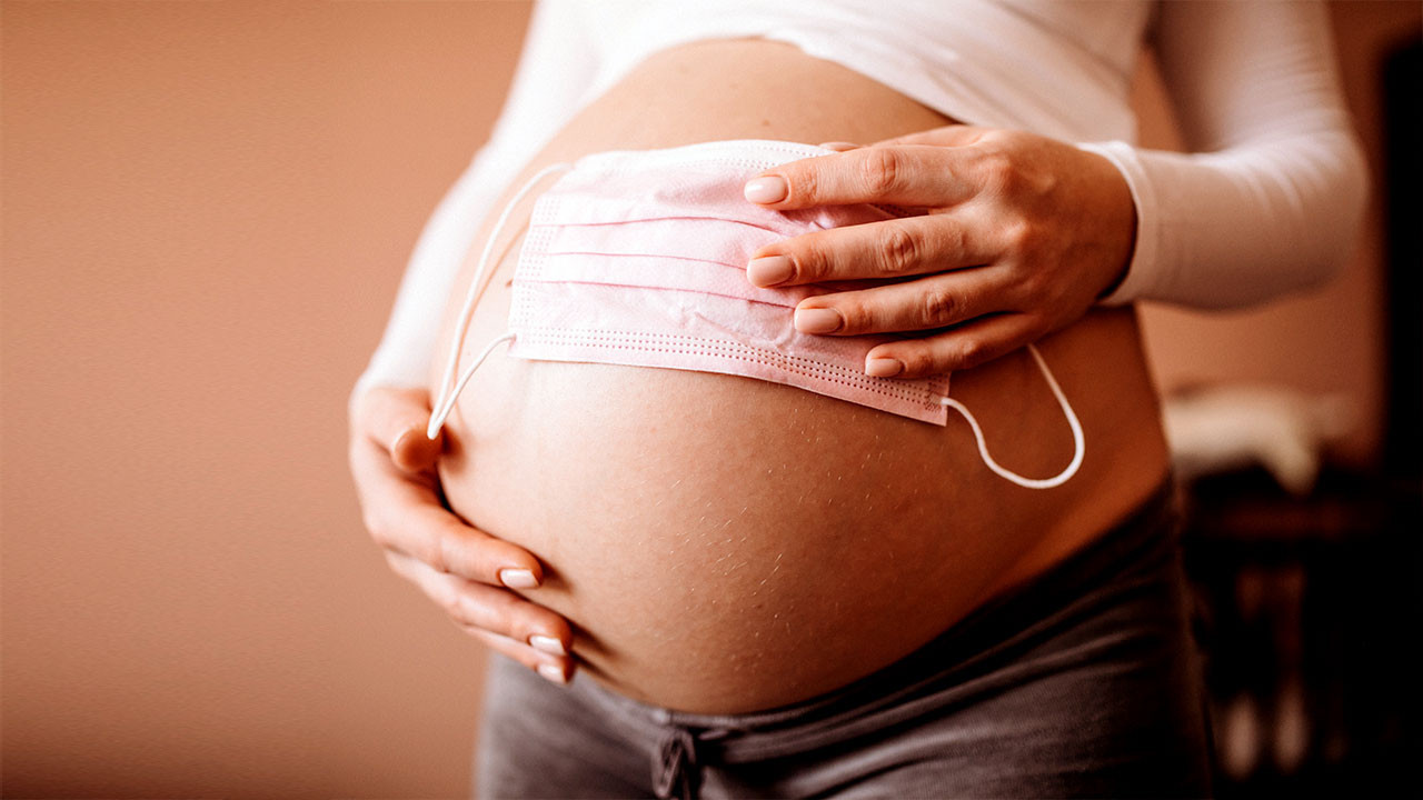 Covid-19 sürüyor, hamileler ne yapmalı?