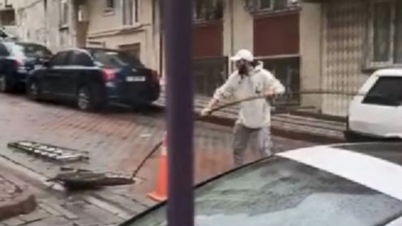 Hırsızlar 'sahte işçi' kılığına girdi