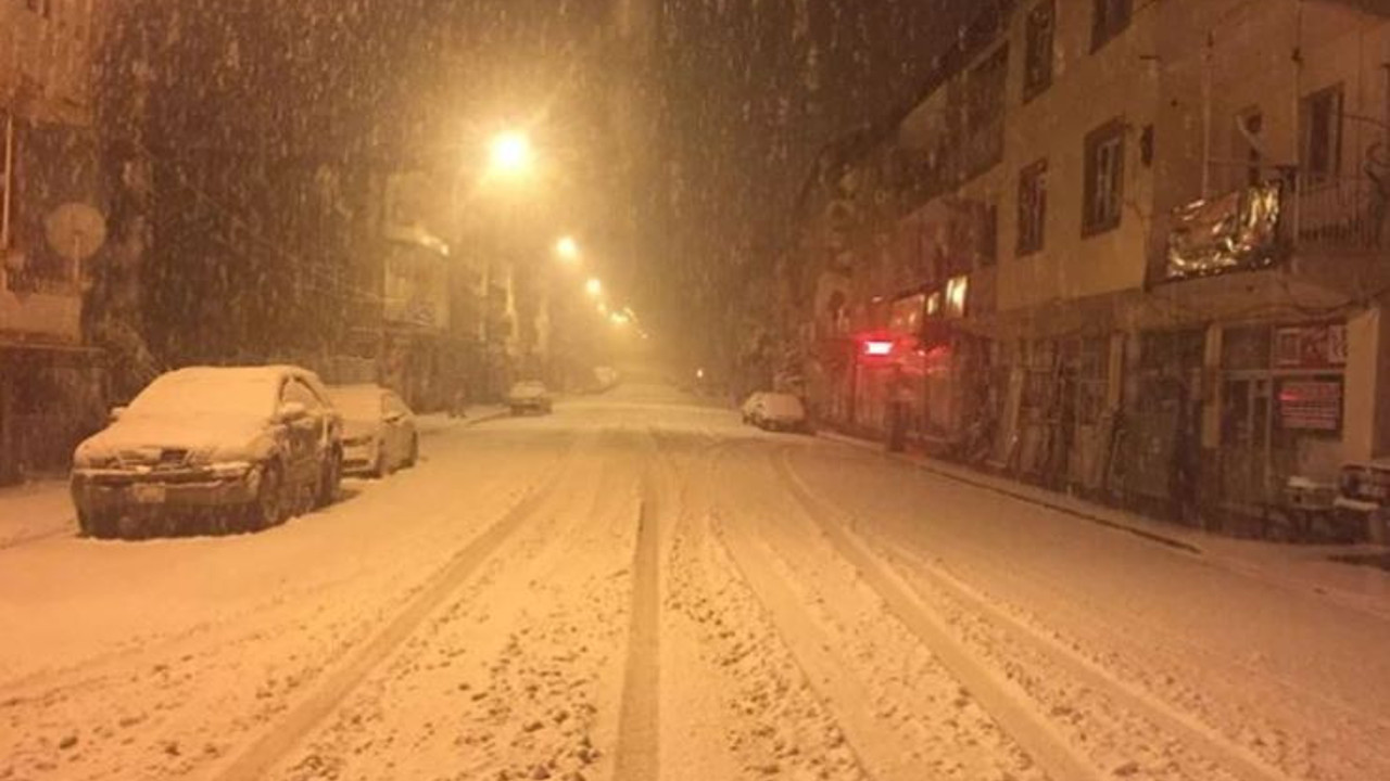 Eğitime kar engeli. Kaymakamlıklar peş peşe açıkladı