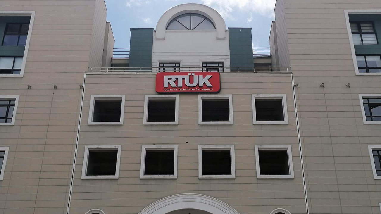 RTÜK'ten Halk TV'ye terörü mimikle övdün cezası
