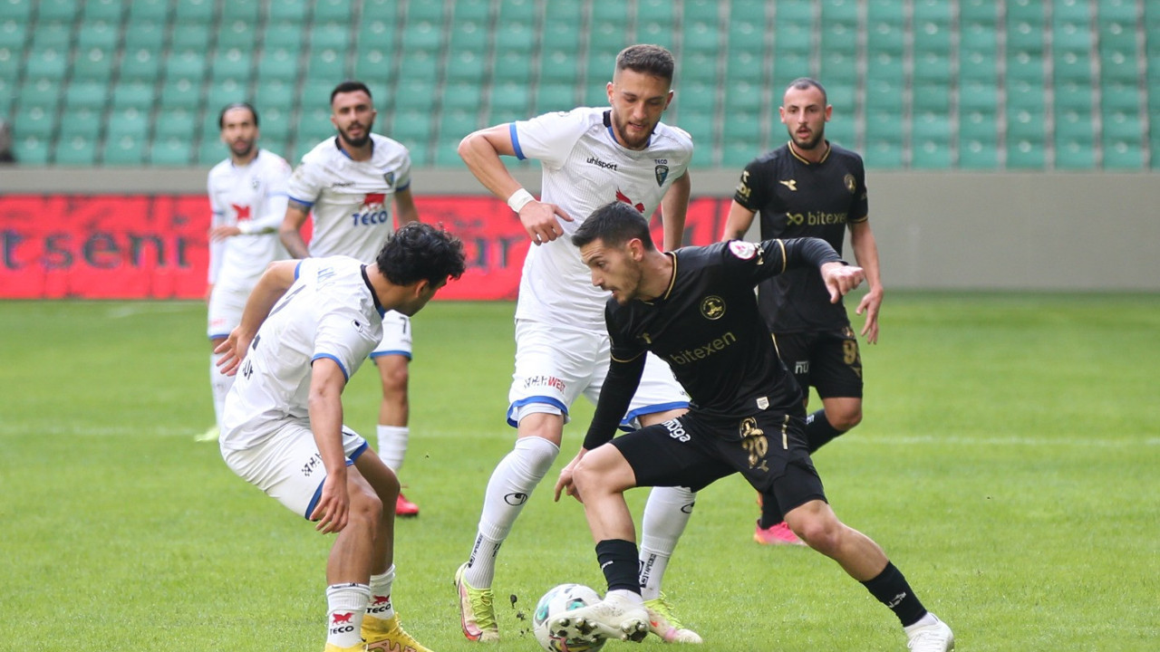 Kupada büyük sürpriz: Karacabey gol yağdırdı