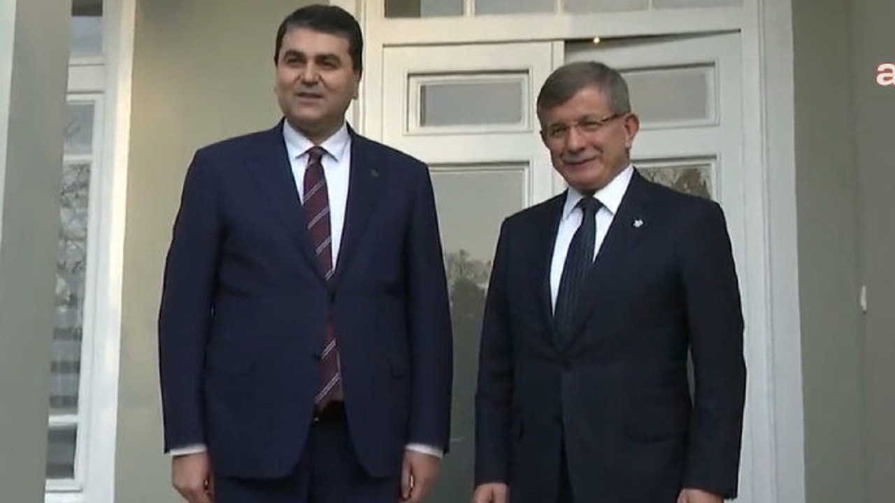 Ahmet Davutoğlu Gültekin Uysal’ı ziyaret etti