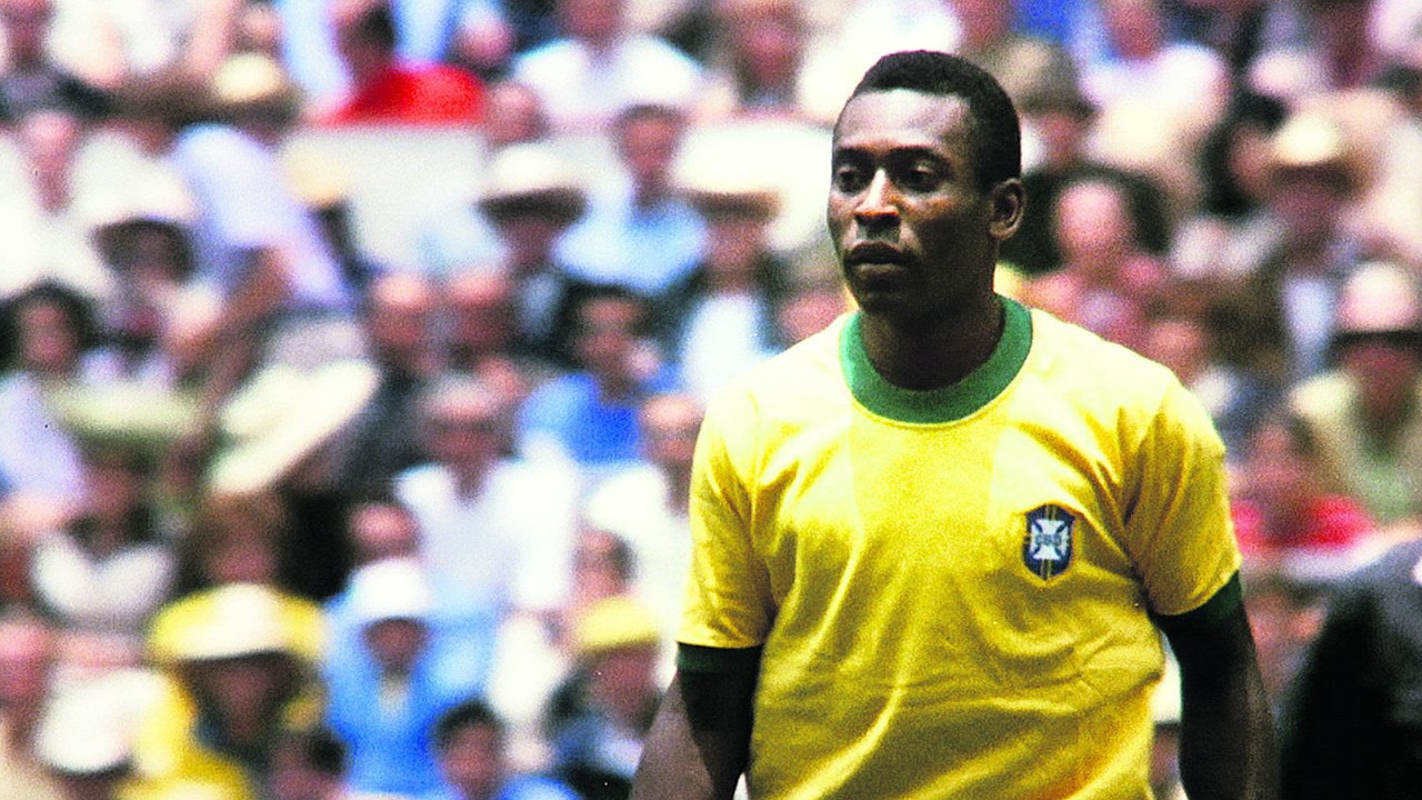 Dünya Kupaları tarihinin en iyi 50 futbolcusu seçildi. Listeye Türkiye'de oynayan 1 futbolcu da girdi