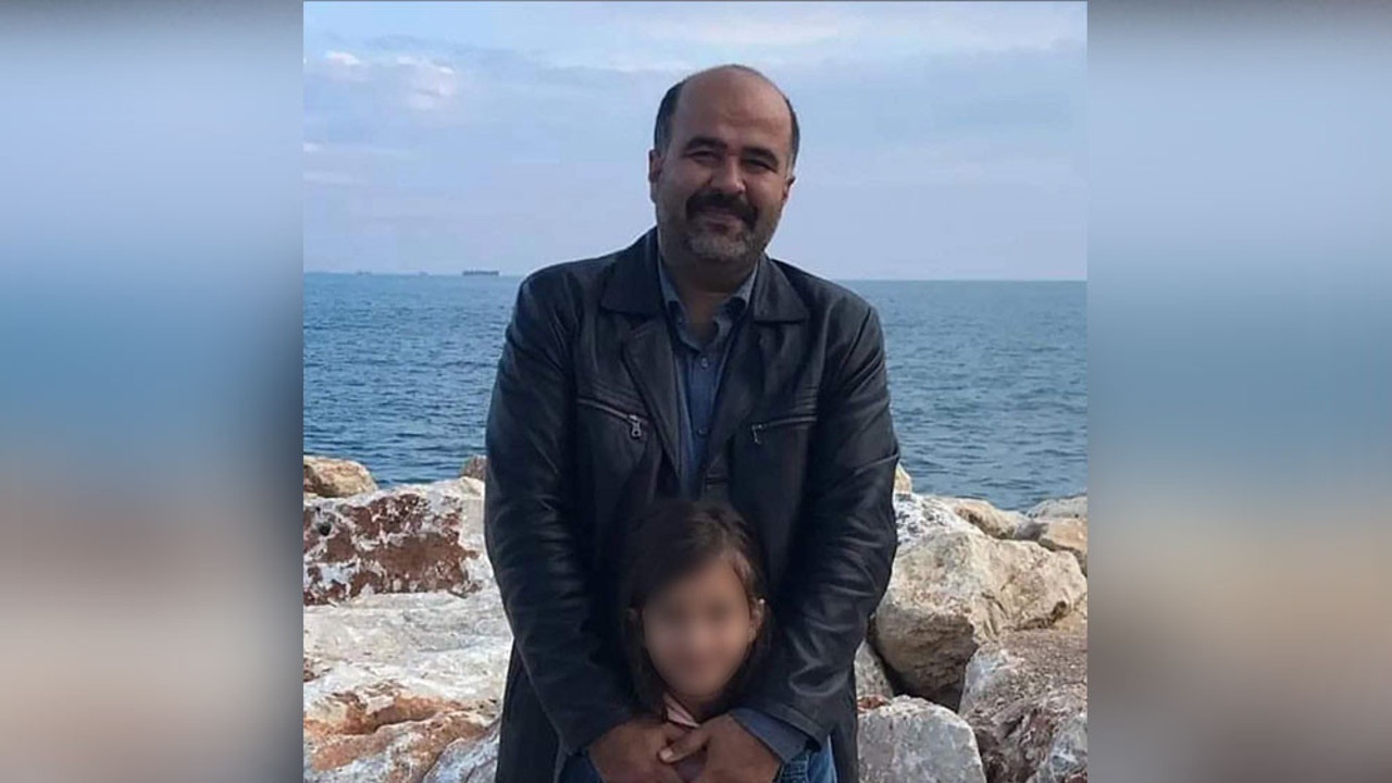 Minibüsün altında kalan öğretmen hayatını kaybetti