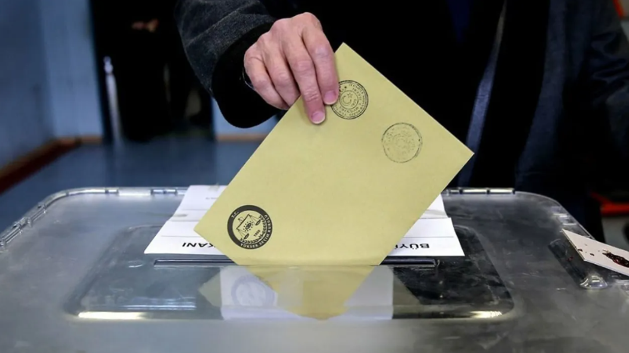 Yandaş Sabah gazetesi YSK'dan önce seçim tarihi açıkladı