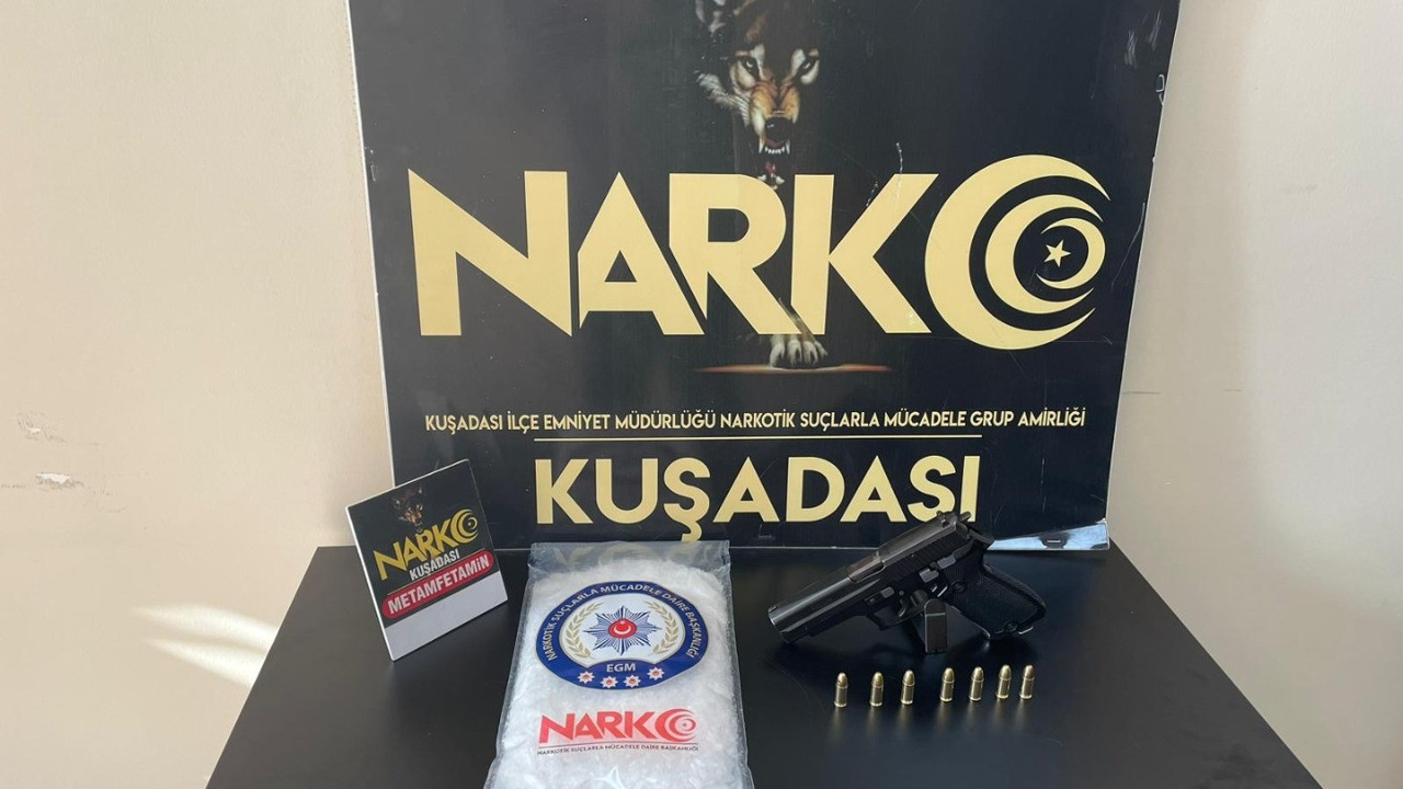 Kargo poşetinden yarım kilo uyuşturucu çıktı (25 Aralık 2022)