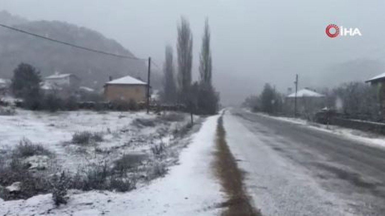 Başkente mevsimin ilk karı düştü