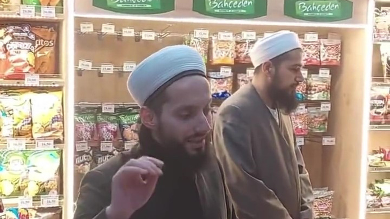 Tebliğ için gelen tarikatçılara 6 yaşındaki çocuğa istismarı sordu. Türkiye bu tekel bayisini konuşuyor