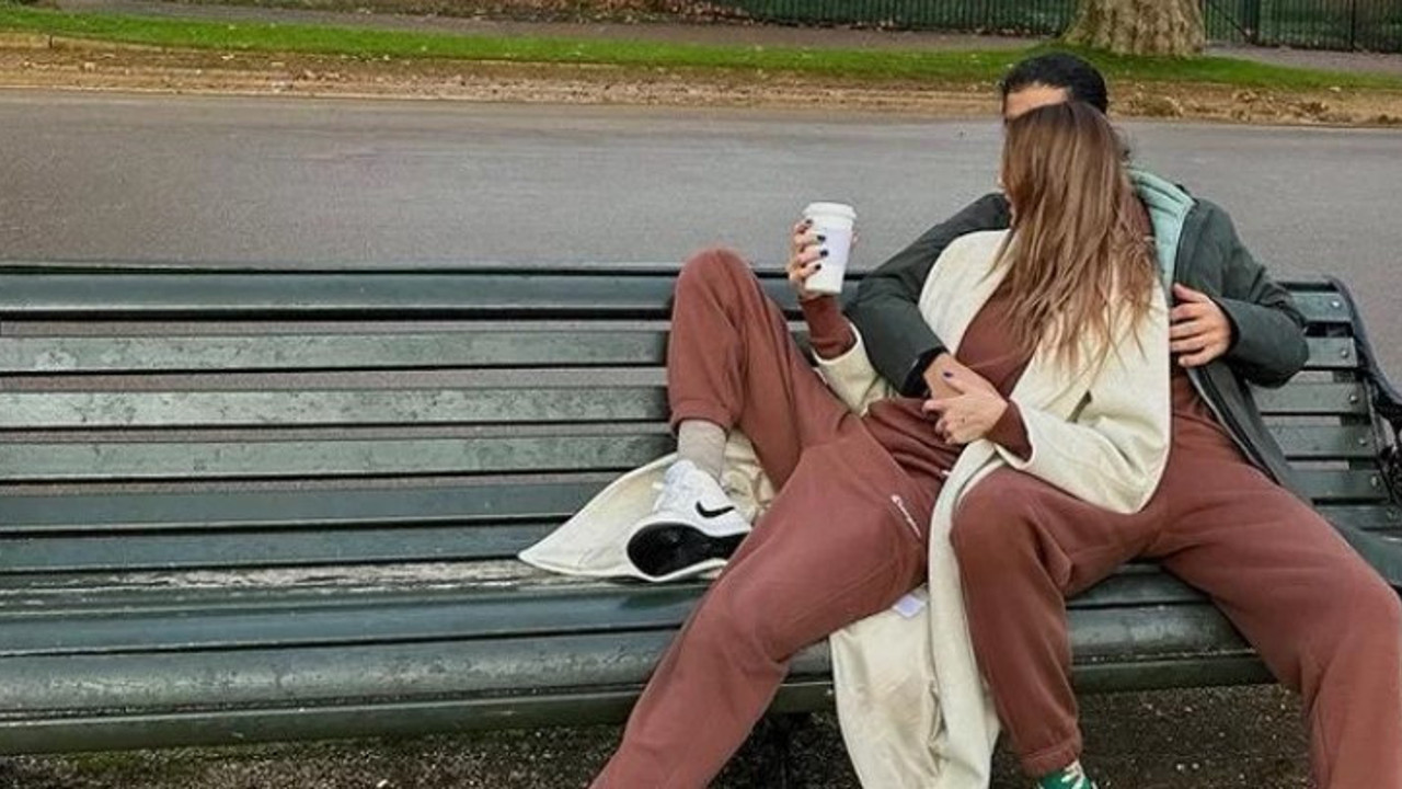 Ünlü model Şevval Şahin sevgilisi ile Londra'da el ele göz göze tatil yapıyor. Ayrılıkları kısa sürdü